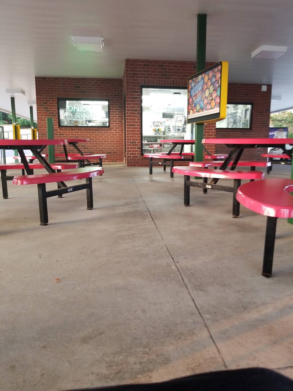Sonic Drive-In | restaurant | 1185 Main St, Southaven, MS 38671, USA | 6623938301 OR +1 662-393-8301