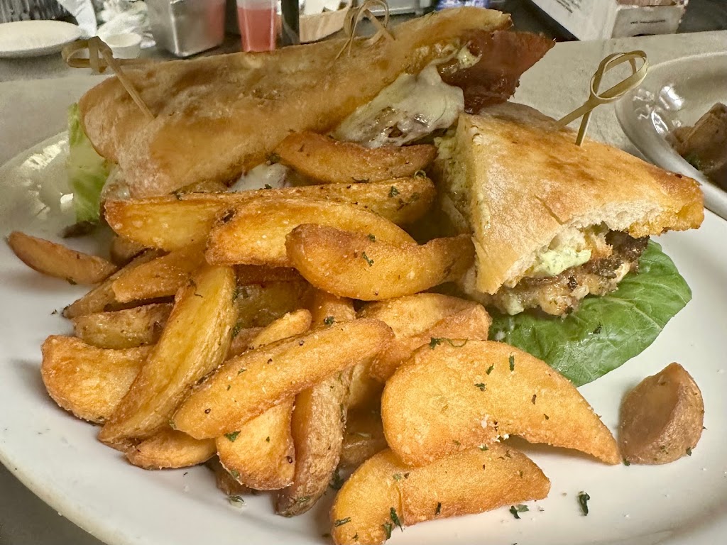 Leonas Pizzeria & Restaurant | restaurant | 8315 Ogden Ave, Lyons, IL 60534, USA | 7085268599 OR +1 708-526-8599