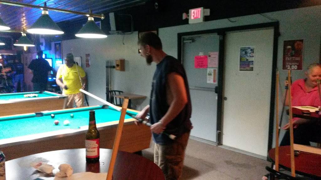 Rocket Pocket Billiards | restaurant | 4045 E Apple Ave, Muskegon, MI 49442, USA | 2317880897 OR +1 231-788-0897