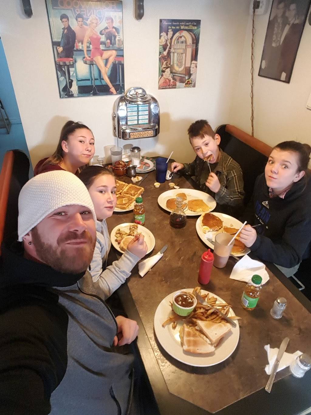 Fifties Good Time Cafe | restaurant | 590 Monaghan Rd, Peterborough, ON K9J 5H9, Canada | 7057413812 OR +1 705-741-3812