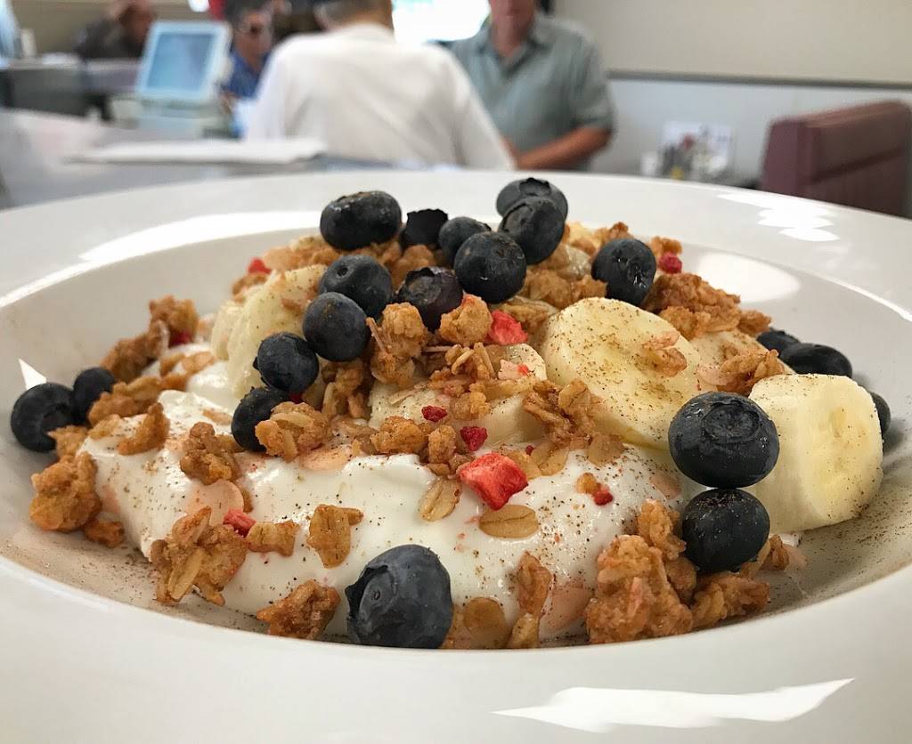 Elm Centre Cafe | restaurant | 39 Elm St #19, Southbridge, MA 01550, USA | 5087647288 OR +1 508-764-7288