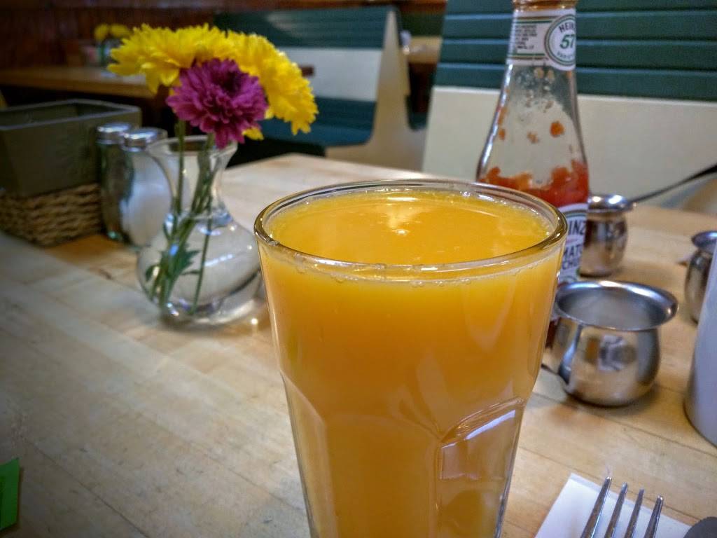 Dozens Restaurant | restaurant | 2180 S Havana St, Aurora, CO 80014, USA | 3033376627 OR +1 303-337-6627