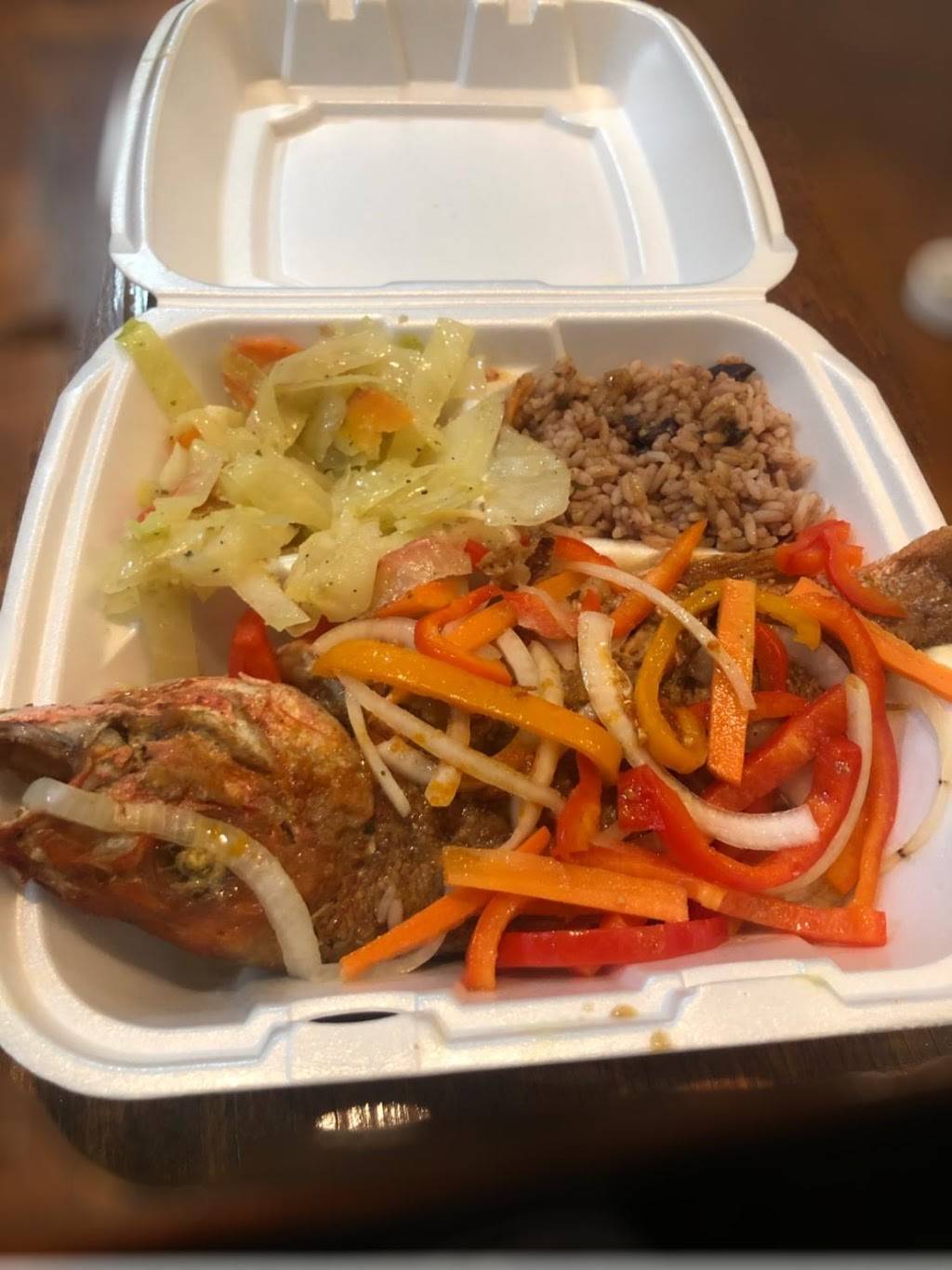 Club Caribbean restaurant | restaurant | 15331 Fenkell Ave, Detroit, MI 48227, USA | 3134689774 OR +1 313-468-9774