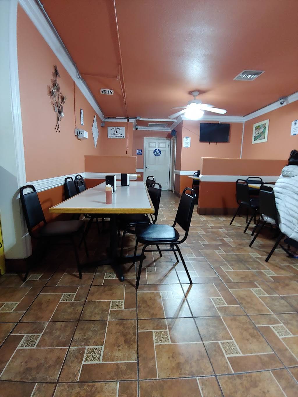 Titos La Especial | restaurant | 701 N Harbor Blvd, Santa Ana, CA 92703, USA | 7145549871 OR +1 714-554-9871