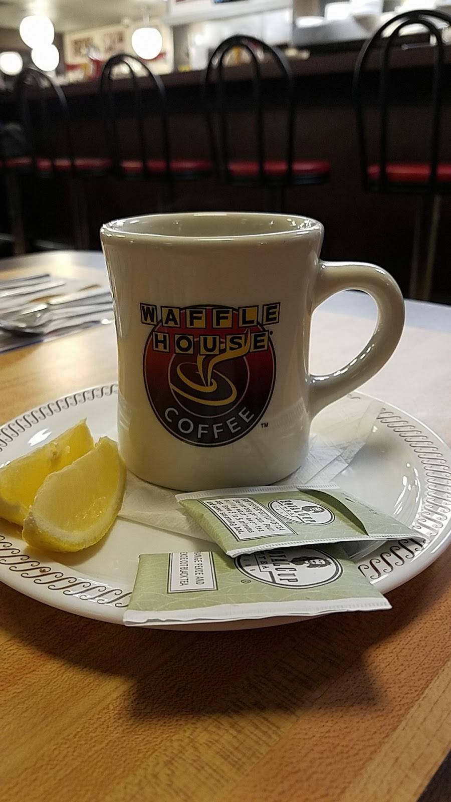 Waffle House | meal takeaway | 201 E County Line Rd, Littleton, CO 80122, USA | 3037381000 OR +1 303-738-1000