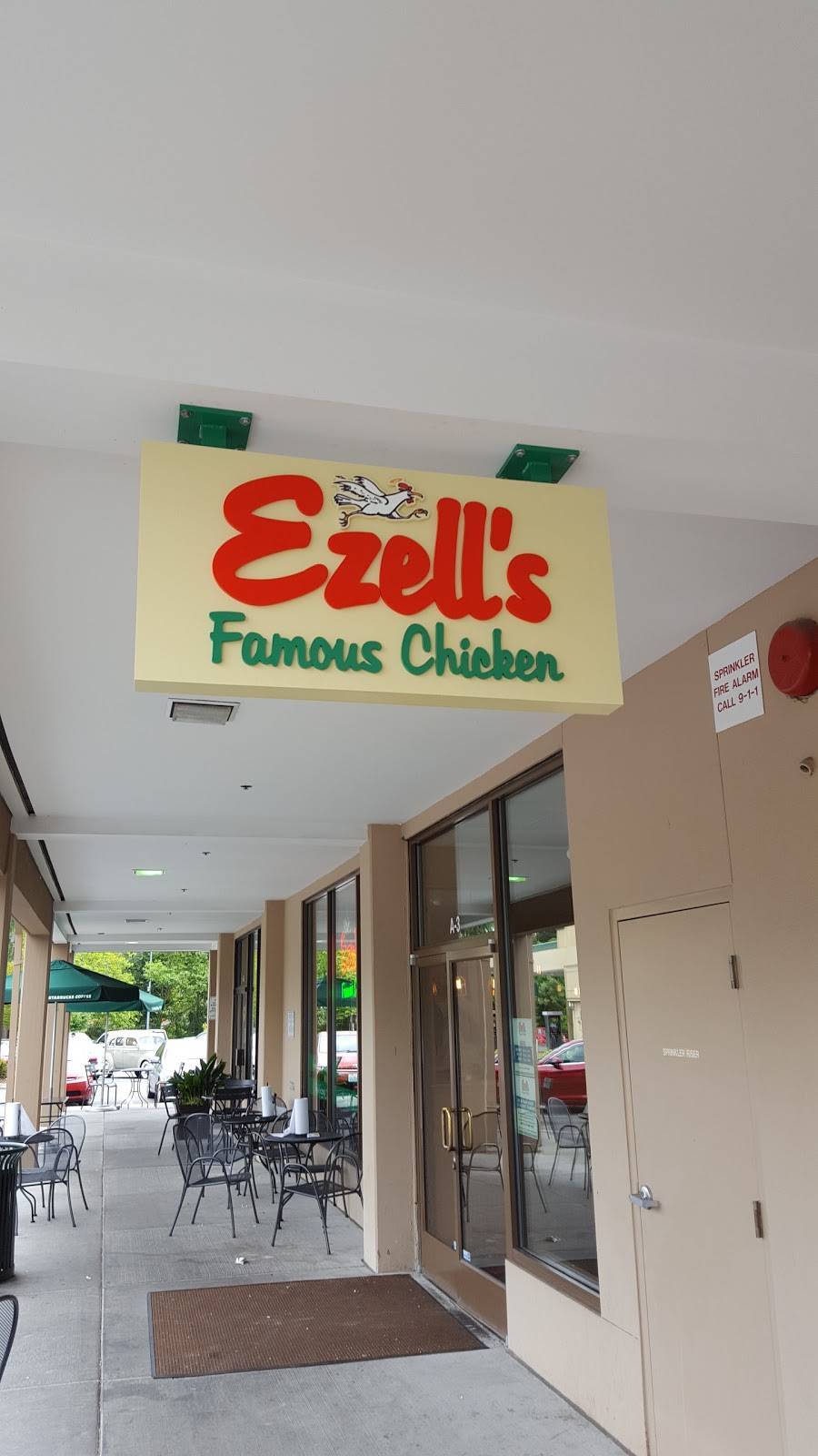 Ezells Famous Chicken | restaurant | Evergreen Village Shopping Center, 1645 140th Ave NE, Bellevue, WA 98005, USA | 4256432670 OR +1 425-643-2670