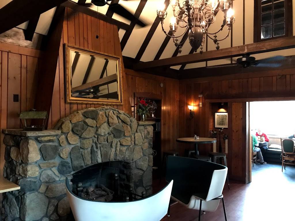 The Blackbird Waterhouse | restaurant | 4896 Paw Paw Lake Rd, Coloma Charter Township, MI 49038, USA | 2694682473 OR +1 269-468-2473