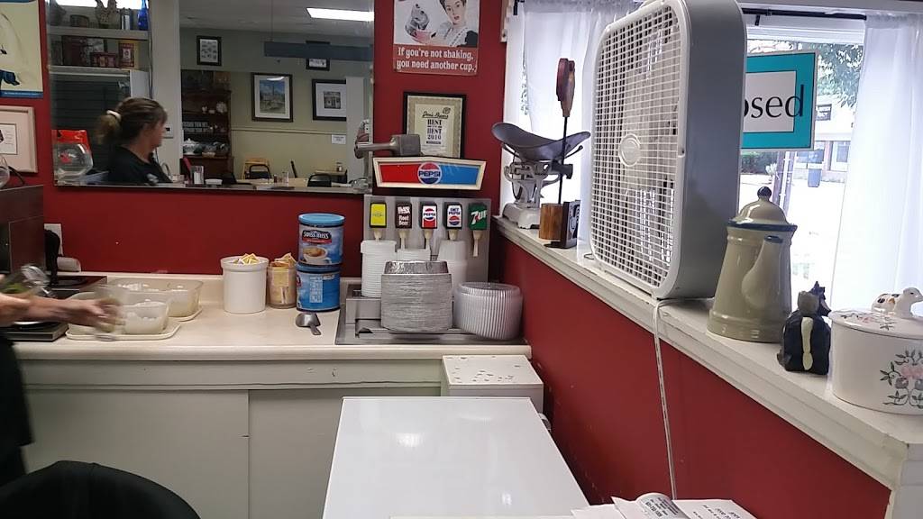 Jenis Main Street Grill | restaurant | 54195 NY-25, Southold, NY 11971, USA | 6317659610 OR +1 631-765-9610