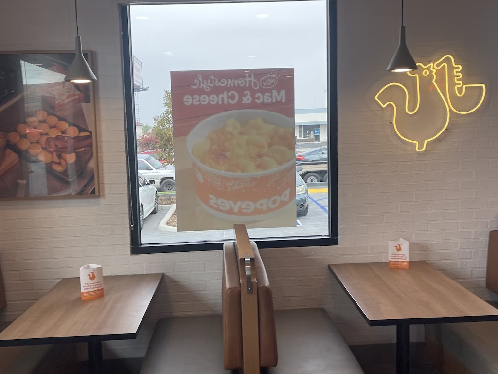 Popeyes | restaurant | 1525 Palm Ave, San Diego, CA 92154, USA | 8584296072 OR +1 858-429-6072