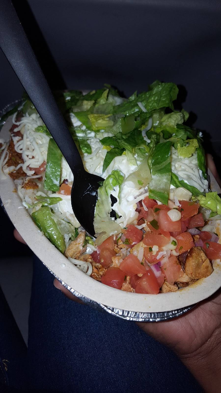 Chipotle Mexican Grill | restaurant | 616 Fellsway, Medford, MA 02155, USA | 7813936871 OR +1 781-393-6871