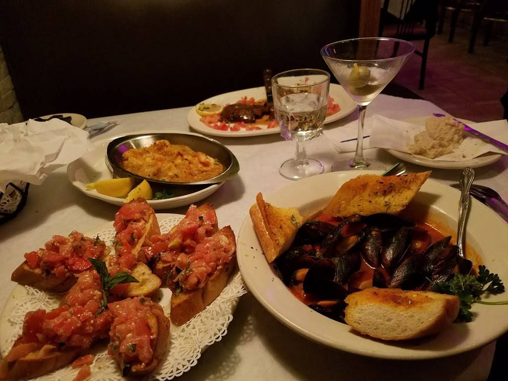 La Villa Restaurant Lounge and Banquets | restaurant | 3632 N Pulaski Rd, Chicago, IL 60641, USA | 7732837980 OR +1 773-283-7980