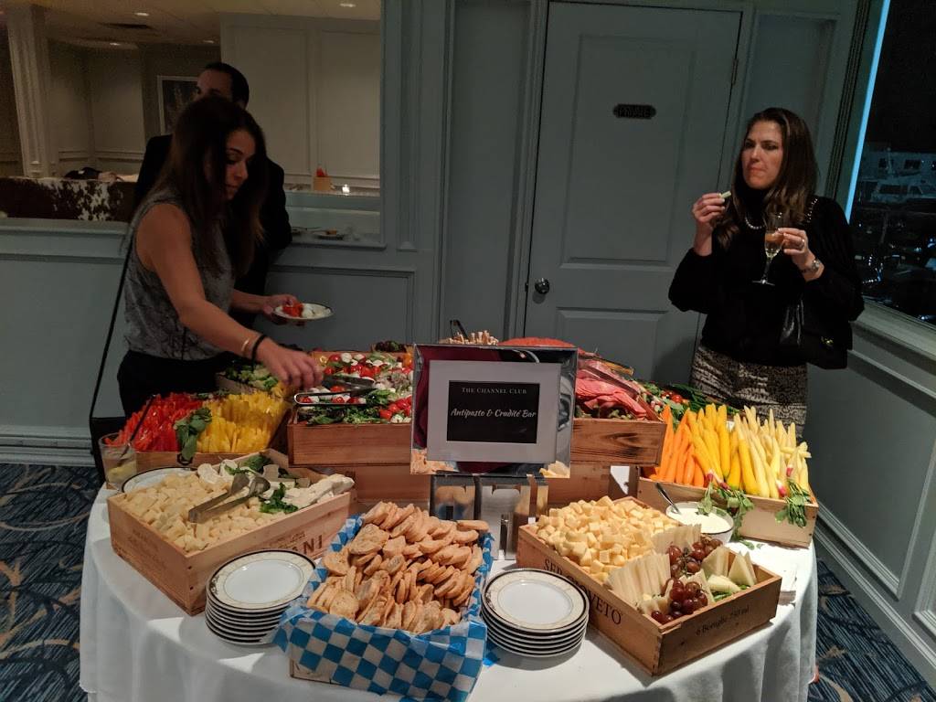 The Tiki Bar | restaurant | 2 Channel Dr, Monmouth Beach, NJ 07750, USA | 7322227717 OR +1 732-222-7717