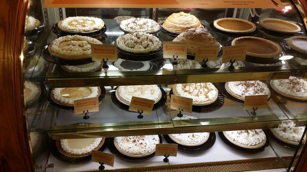 Cocos Bakery Restaurant | bakery | 16526 Soledad Canyon Rd, Canyon Country, CA 91387, USA | 6612517725 OR +1 661-251-7725