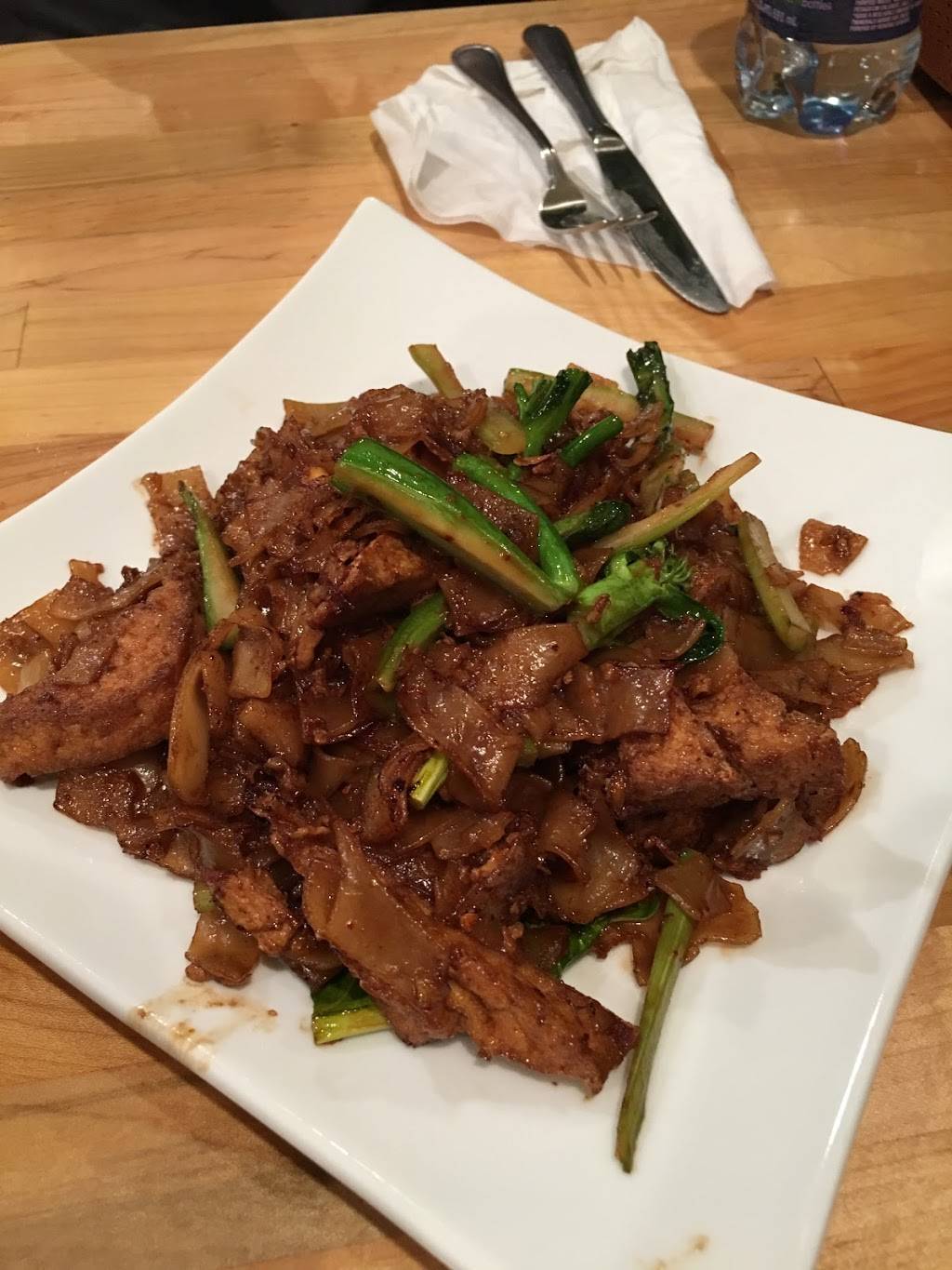 Mint Thai Kitchen | restaurant | 540 Waugh Dr A, Houston, TX 77019, USA | 8328491563 OR +1 832-849-1563