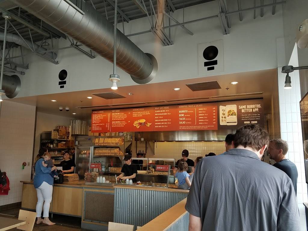 Chipotle Mexican Grill | restaurant | 910 Town Ctr, Elk Grove Village, IL 60007, USA | 8474341030 OR +1 847-434-1030
