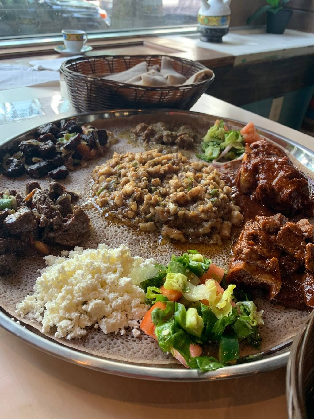 Family Ethiopian Restaurant and Bar | restaurant | 1414 9th St NW, Washington, DC 20001, USA | 2026292950 OR +1 202-629-2950