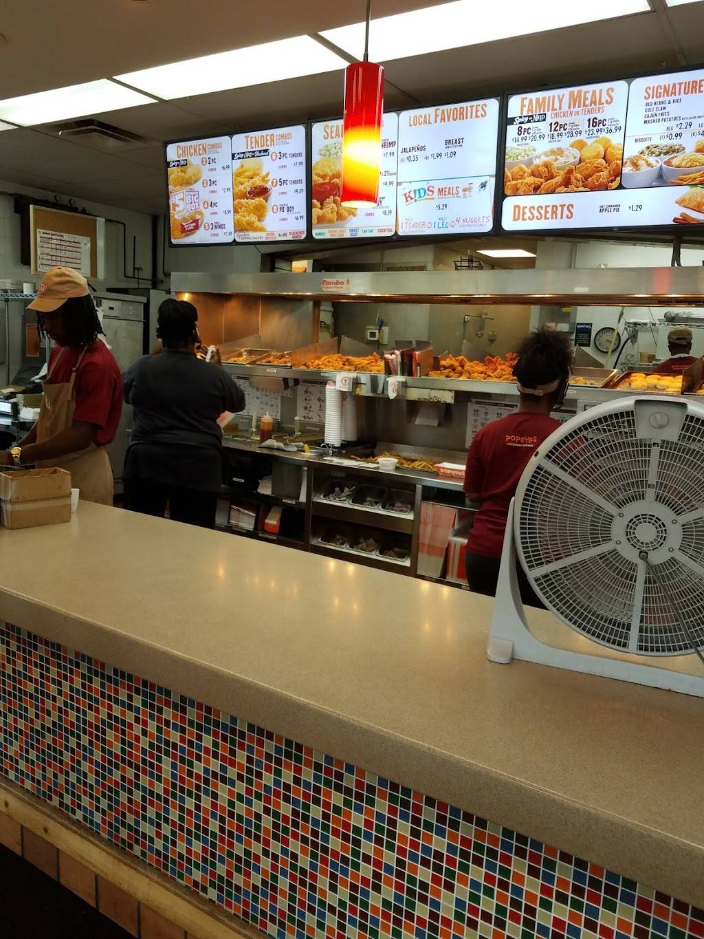 Popeyes Louisiana Kitchen | restaurant | 20 Surrey Brook Plz, Sauk Village, IL 60411, USA | 7087575863 OR +1 708-757-5863