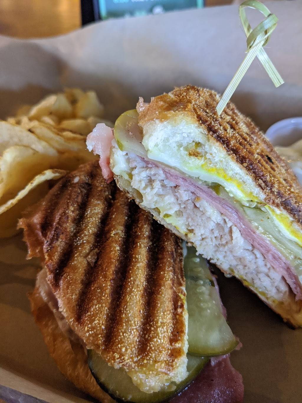 Canteen Brewhouse | restaurant | 2381 Aztec Rd NE, Albuquerque, NM 87107, USA | 5058812737 OR +1 505-881-2737