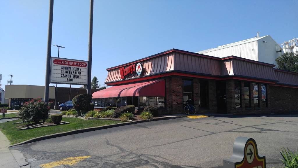 Wendys | restaurant | 205 Marshall St N, Benwood, WV 26031, USA | 3042326144 OR +1 304-232-6144