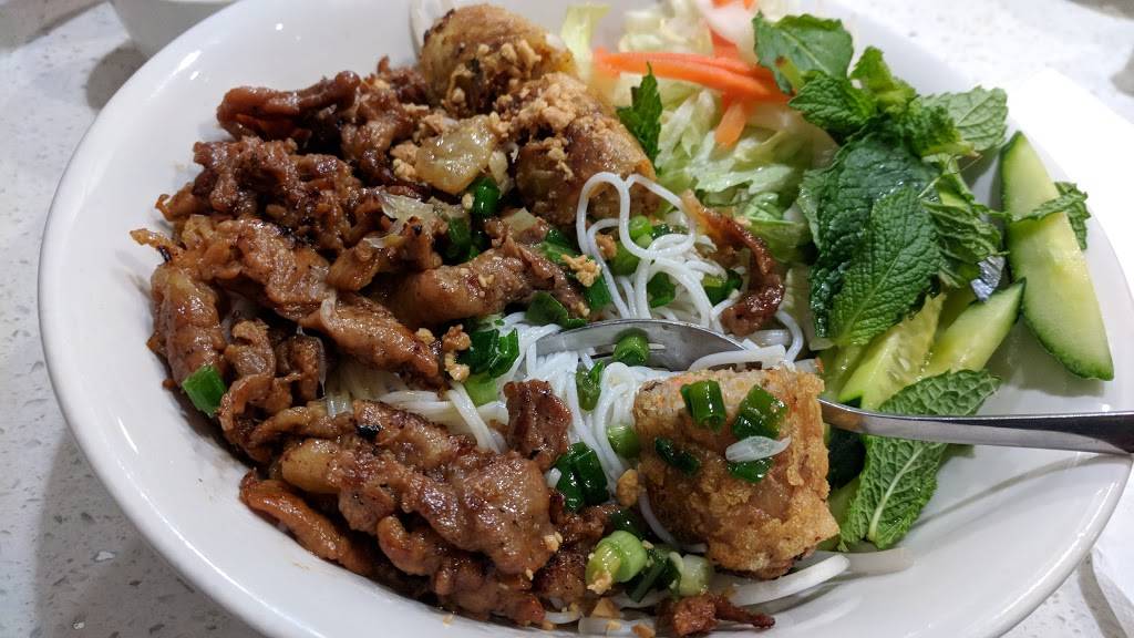 Bo 7 Mon | restaurant | 2437 Finch Ave W, North York, ON M9M 2E7, Canada | 6473488199 OR +1 647-348-8199