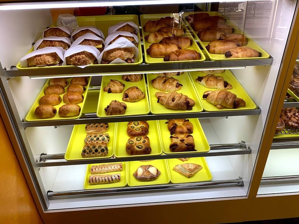 Parkway Donuts | restaurant | 2121 S Yukon Pkwy Suite 135, Yukon, OK 73099, USA | 4054674840 OR +1 405-467-4840