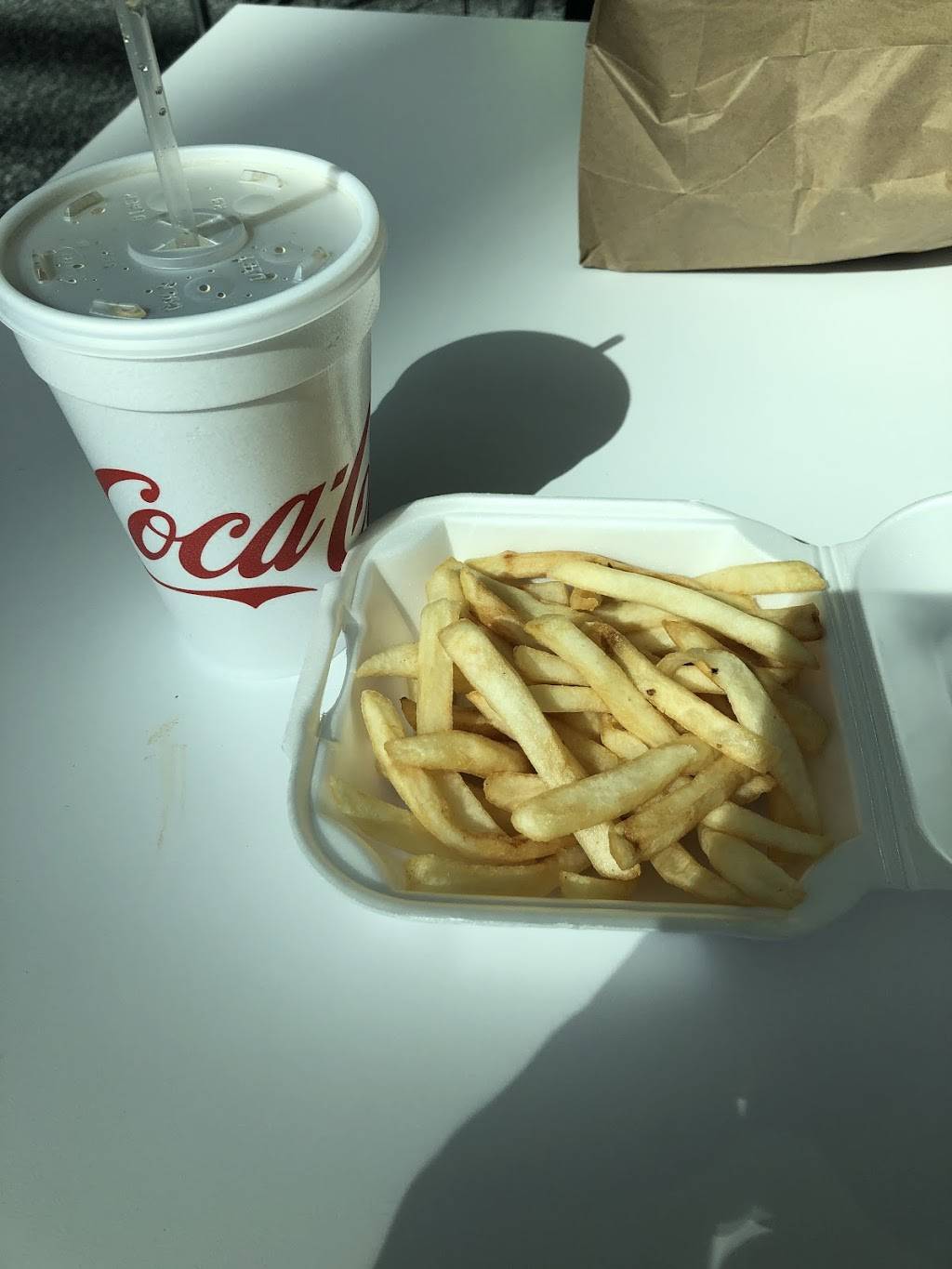 Coney Town | restaurant | 400 Renaissance Dr W, Detroit, MI 48243, USA | 3132598000 OR +1 313-259-8000