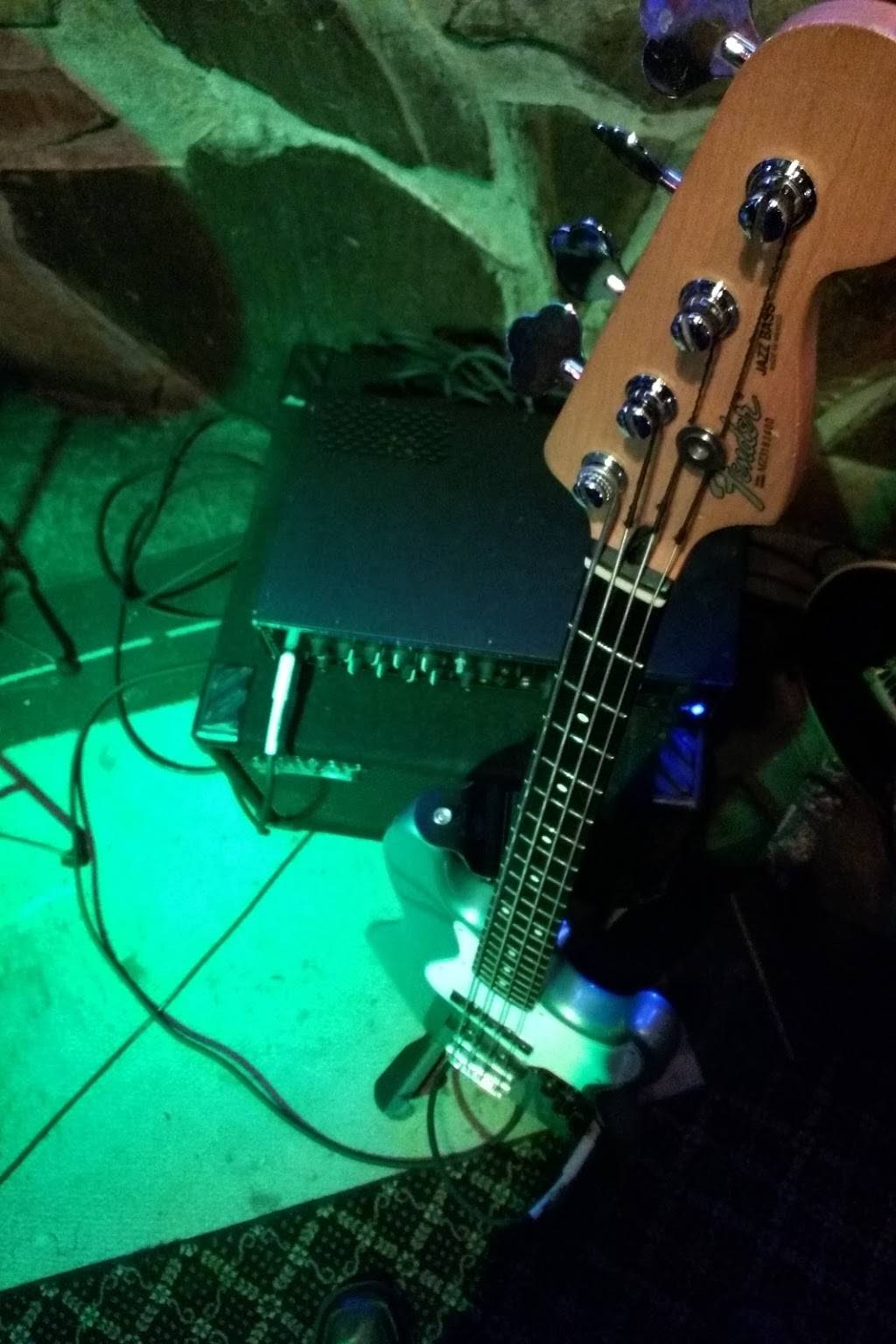 Hot Shotz | restaurant | 6319 Amboy Rd, Staten Island, NY 10309, USA | 7182270057 OR +1 718-227-0057