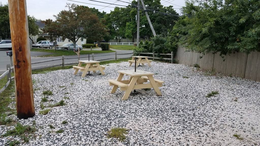 Chillers | meal takeaway | 1603 Main St, Chatham, MA 02633, USA | 5085249166 OR +1 508-524-9166