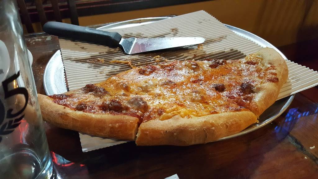 Ginos Pizza | restaurant | and F, 383 Ave Of The Flags UNIT E, Buellton, CA 93427, USA | 8056889442 OR +1 805-688-9442