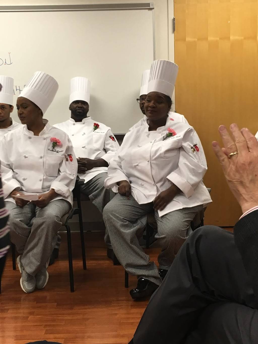 His Touch BBQ | restaurant | 3339 Werk Rd, Cincinnati, OH 45211, USA | 5133179383 OR +1 513-317-9383