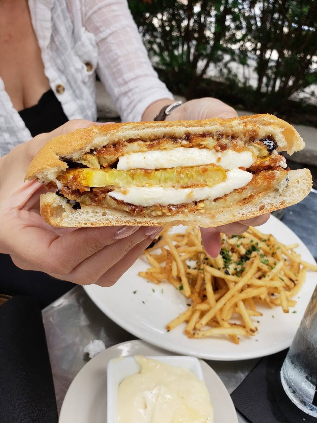 AZUR restaurant and patio | restaurant | 3070 Lakecrest Cir #550, Lexington, KY 40513, USA | 8592961007 OR +1 859-296-1007