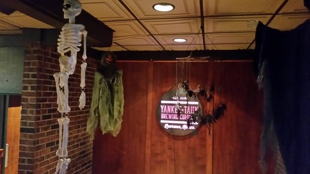 Henry Ts | restaurant | 3520 W 6th St, Lawrence, KS 66049, USA | 7857492999 OR +1 785-749-2999