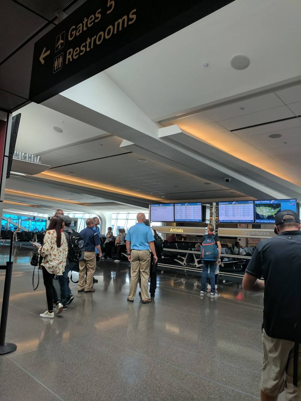 Chick-fil-A | restaurant | 2277 Eisenhower Airport Pkwy, Wichita, KS 67209, USA | 8662322040 OR +1 866-232-2040