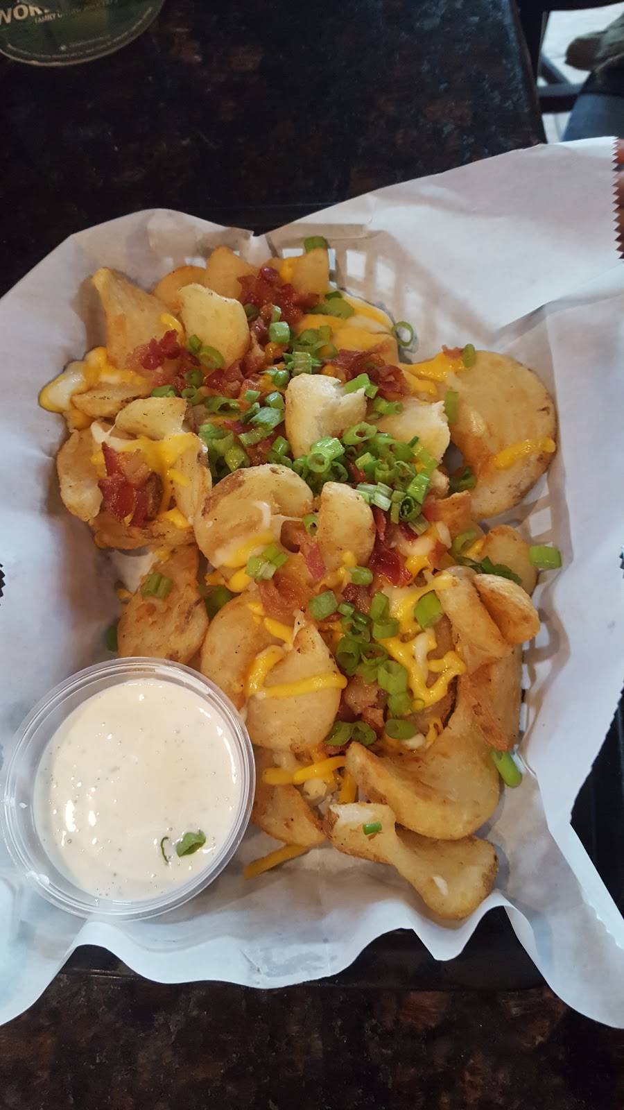 House of Brews | restaurant | 17683 N Dale Mabry Hwy, Lutz, FL 33548, USA | 8132650300 OR +1 813-265-0300