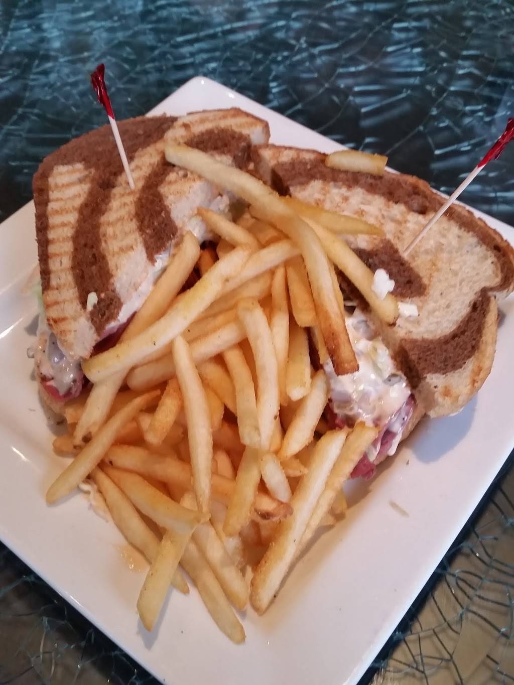 The District Bar and Grill | restaurant | 377 W Larned St, Detroit, MI 48226, USA | 3132858992 OR +1 313-285-8992