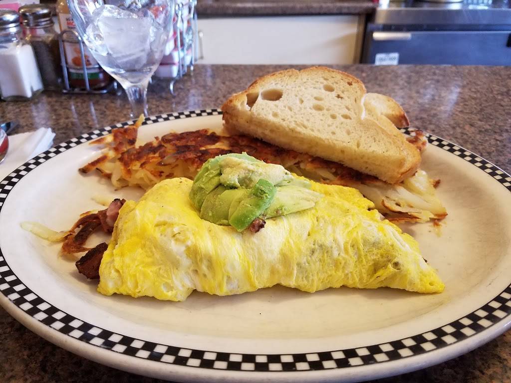 Vally Medlyns | restaurant | 330 Hartz Ave, Danville, CA 94526, USA | 9255526449 OR +1 925-552-6449