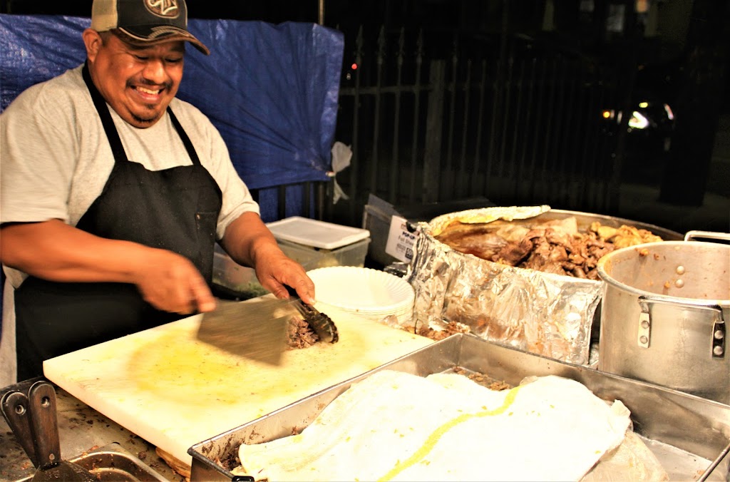 Halldale & Vernon Tacos | restaurant | 4398-4366 Halldale Ave, Los Angeles, CA 90062, USA | 3237427832 OR +1 323-742-7832