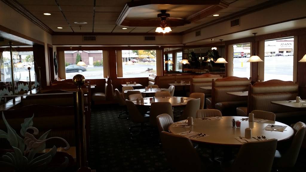 Family Restaurant | restaurant | 902 W Kimberly Rd, Davenport, IA 52806, USA | 5633861004 OR +1 563-386-1004