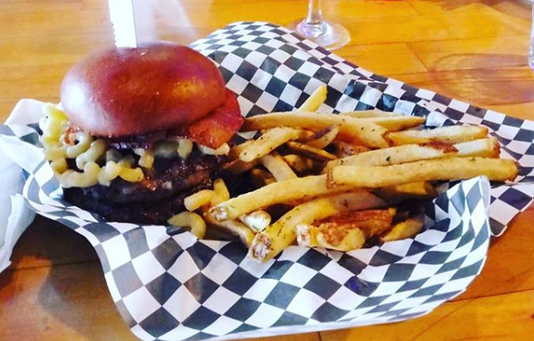 The Burger Warehouse Chicago | restaurant | 1419 W Fullerton Ave Unit B, Chicago, IL 60614, USA | 7736616382 OR +1 773-661-6382