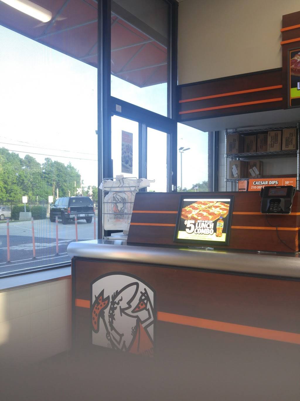 Little Caesars Pizza | meal takeaway | 2410 E Market St, Greensboro, NC 27401, USA | 3363780666 OR +1 336-378-0666