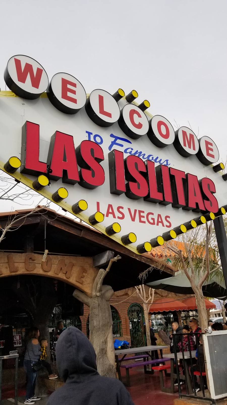 Las Islitas | restaurant | Small Ave, North Las Vegas, NV 89030, USA | 7026499198 OR +1 702-649-9198
