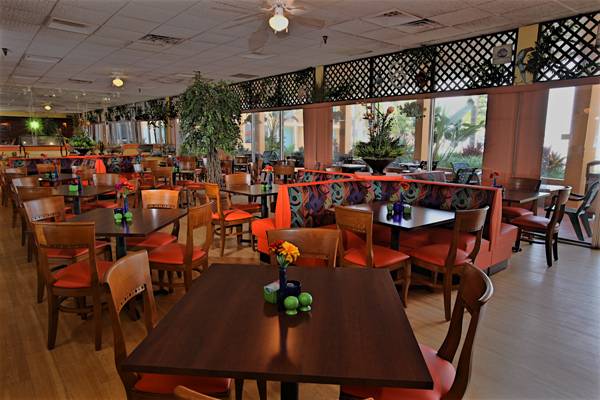 Dolphin Beach Resort | restaurant | 4900 Gulf Blvd, St Pete Beach, FL 33706, USA | 7273607011 OR +1 727-360-7011