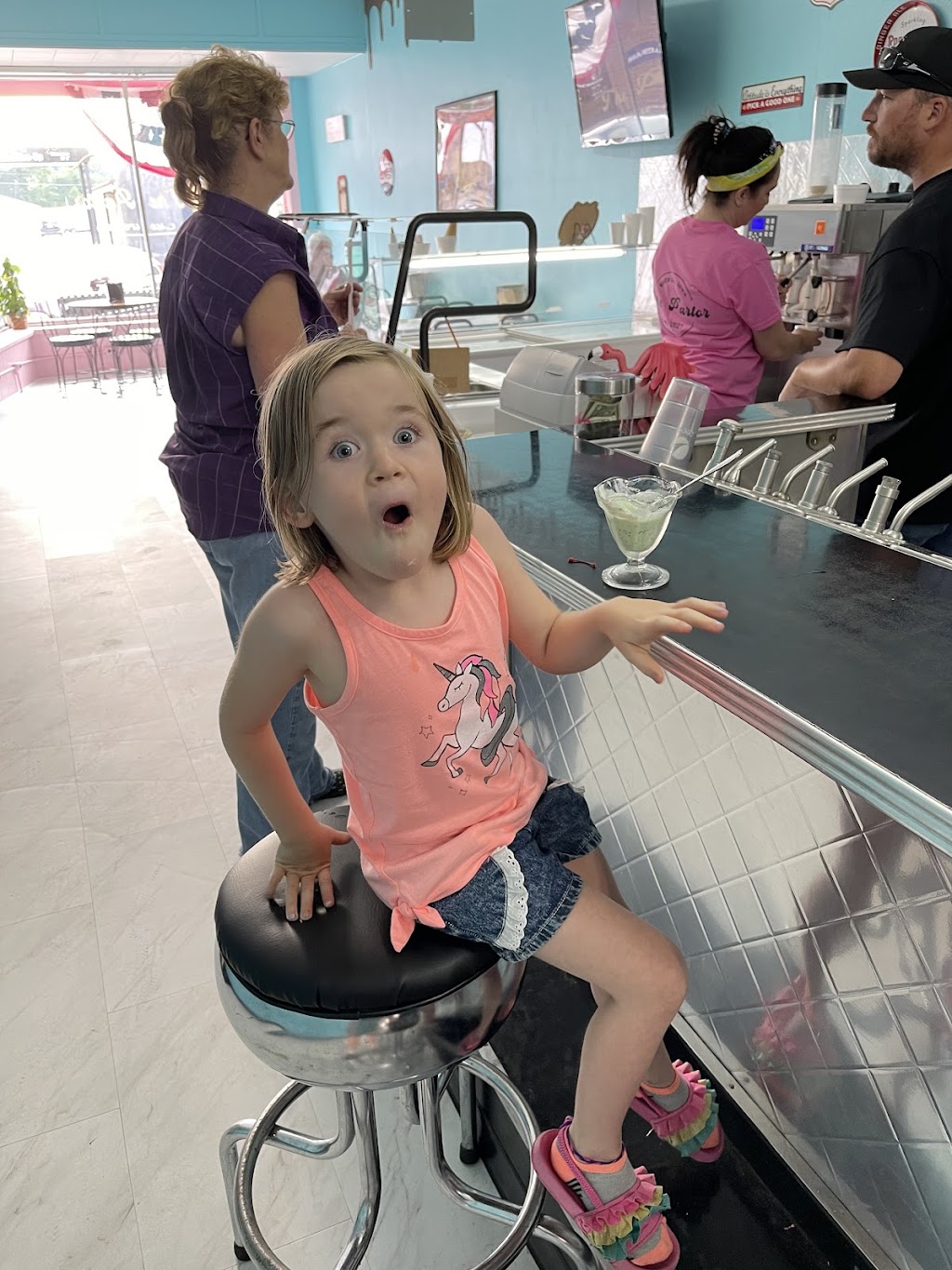 The Parlor @Cilinos | restaurant | 230 8th Ave SE, Wellman, IA 52356, USA | 3196464555 OR +1 319-646-4555