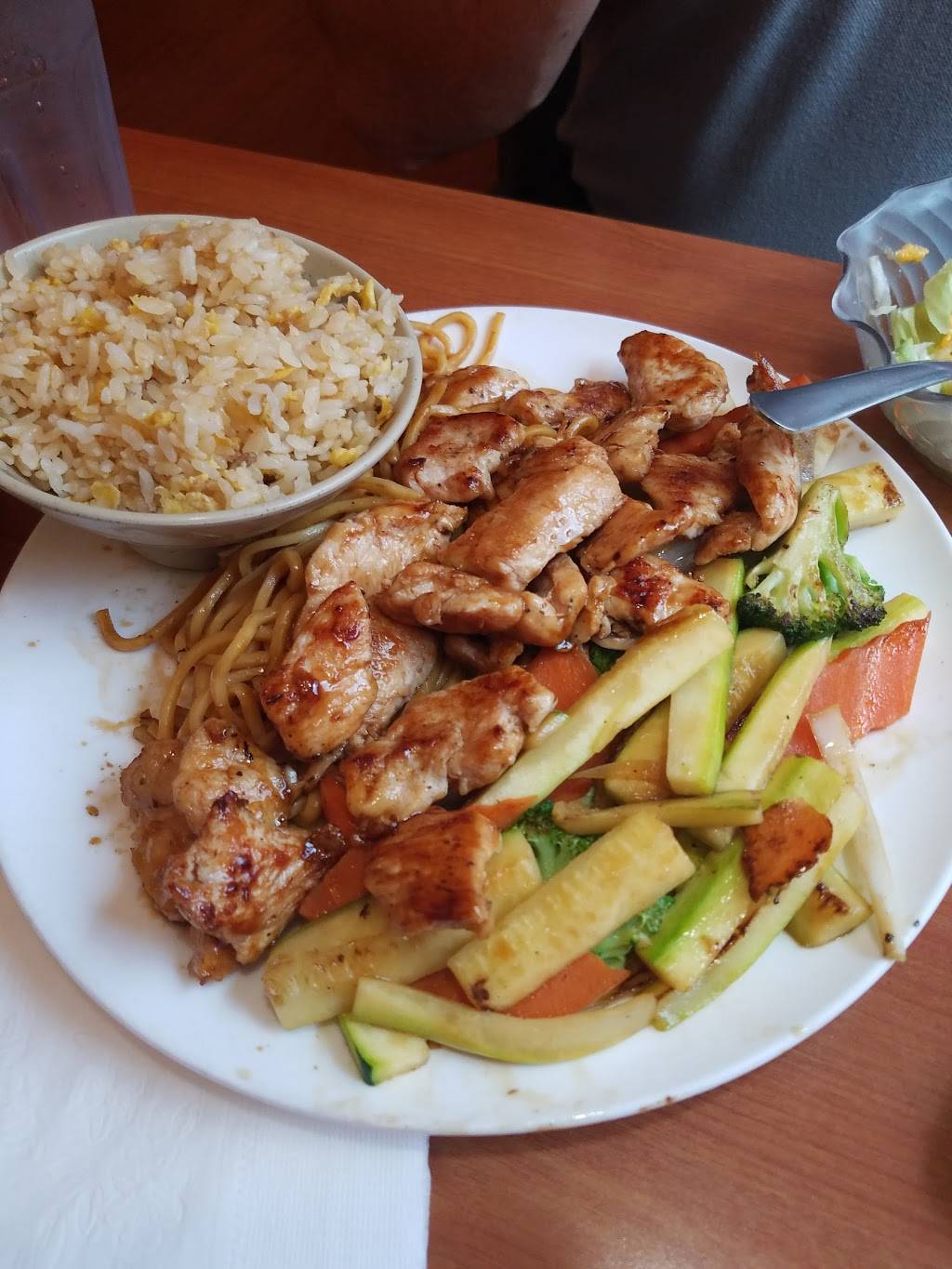 Fancy Sushi | restaurant | 5290 E Moody Blvd #105, Palm Coast, FL 32164, USA | 3865865988 OR +1 386-586-5988