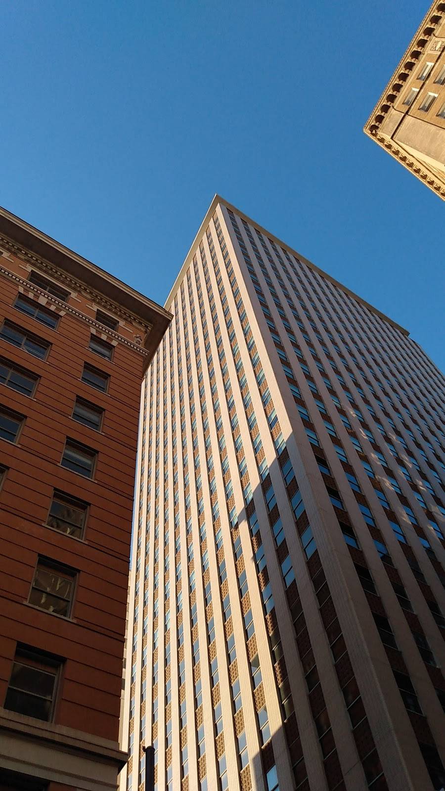 Viet Orleans Bistro | restaurant | 300 Baronne St, New Orleans, LA 70112, USA | 5043336917 OR +1 504-333-6917