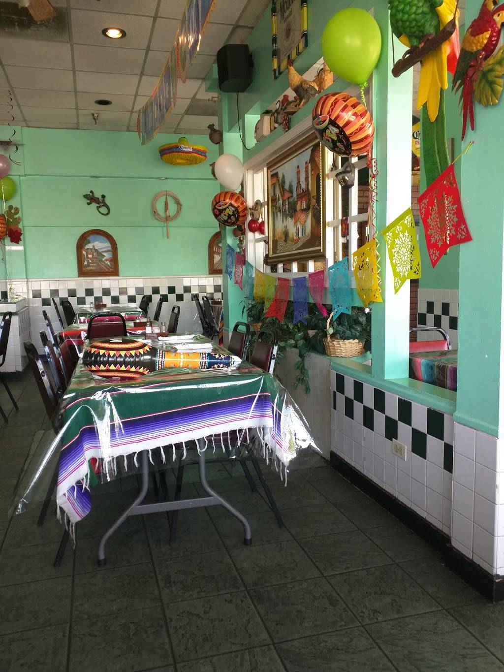 El Burrito Restaurant | restaurant | 6236 Northwest Hwy, Crystal Lake, IL 60014, USA | 8154770751 OR +1 815-477-0751