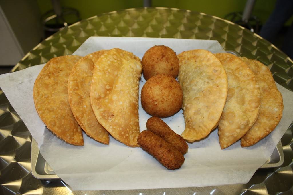 Cubanela Latin Bakery | restaurant | 900 W Lancaster Rd, Orlando, FL 32809, USA | 4072036979 OR +1 407-203-6979
