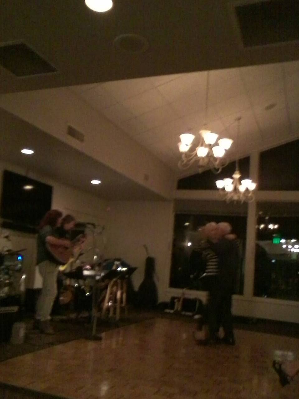 Quail Inn At Oakmont | restaurant | 7035 Oakmont Dr, Santa Rosa, CA 95409, USA | 7075399215 OR +1 707-539-9215