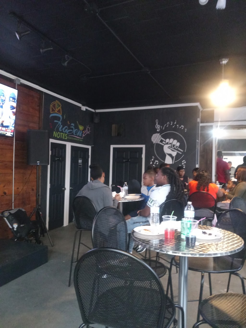 Frozen Notes Pizza & Karaoke Bar | restaurant | 862 North Main St NW, Conyers, GA 30012, USA | 4702766207 OR +1 470-276-6207