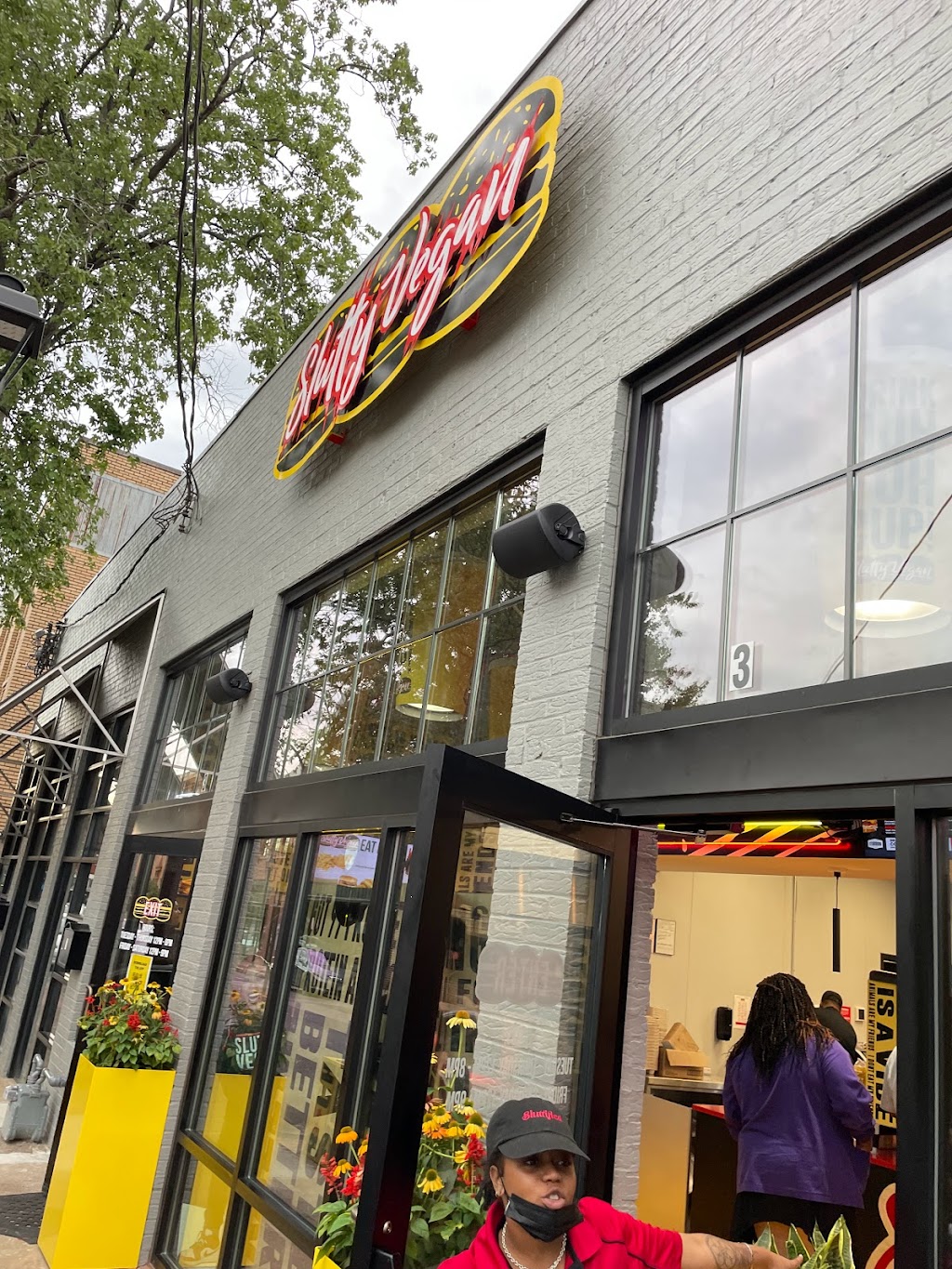 SluttyVegan ATL | restaurant | 7 55th Pl S, Birmingham, AL 35212, USA | 4046443819 OR +1 404-644-3819